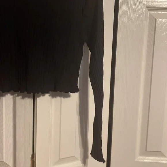 NWOT Aeropostale long sleeve shrunken tee in black size Medium - Picture 3 of 8